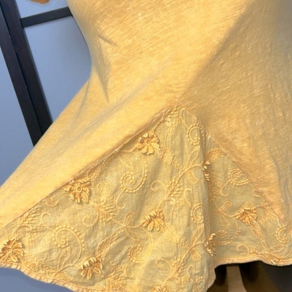 Anthropologie Eri & Ali Yellow Embroidered Flower Petal Flared Top Medium US$68 - Picture 5 of 12